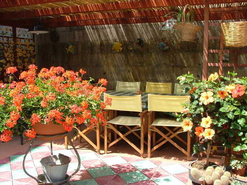 Orchid Corner Guesthouse Meta Bagian luar foto